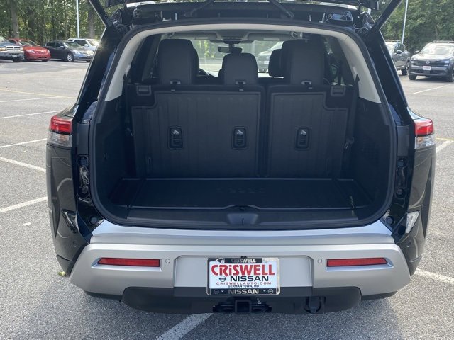 New 2025 Nissan Pathfinder Platinum w/ Black Appearance Package image 7