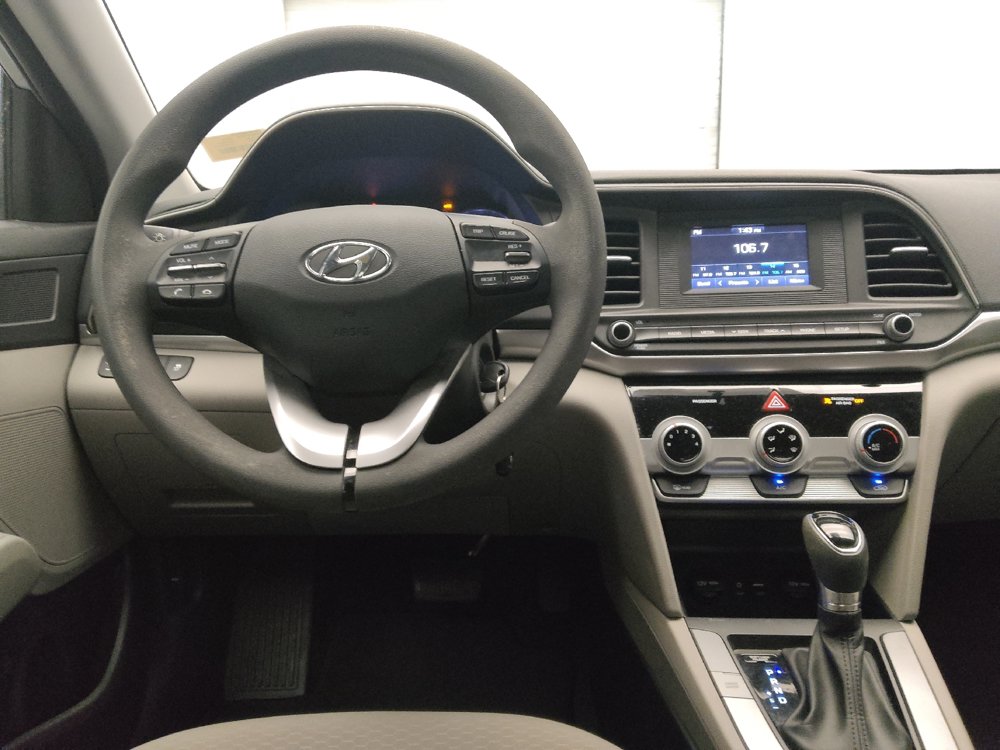 Used 2019 Hyundai Elantra SE FWD image 22
