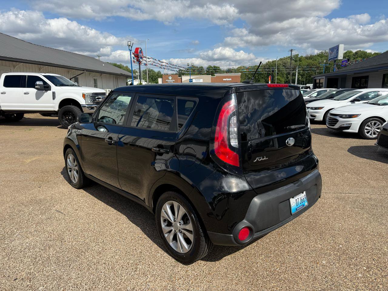 Used 2015 Kia Soul + FWD image 4