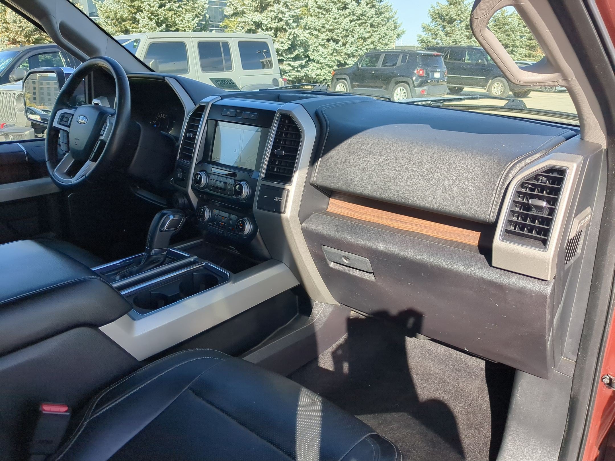 Used 2017 Ford F150 Lariat w/ Equipment Group 501A Mid AWD/4WD image 29