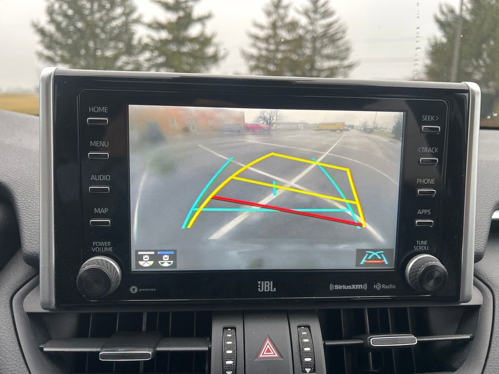 Used 2021 Toyota RAV4 XLE Premium image 21