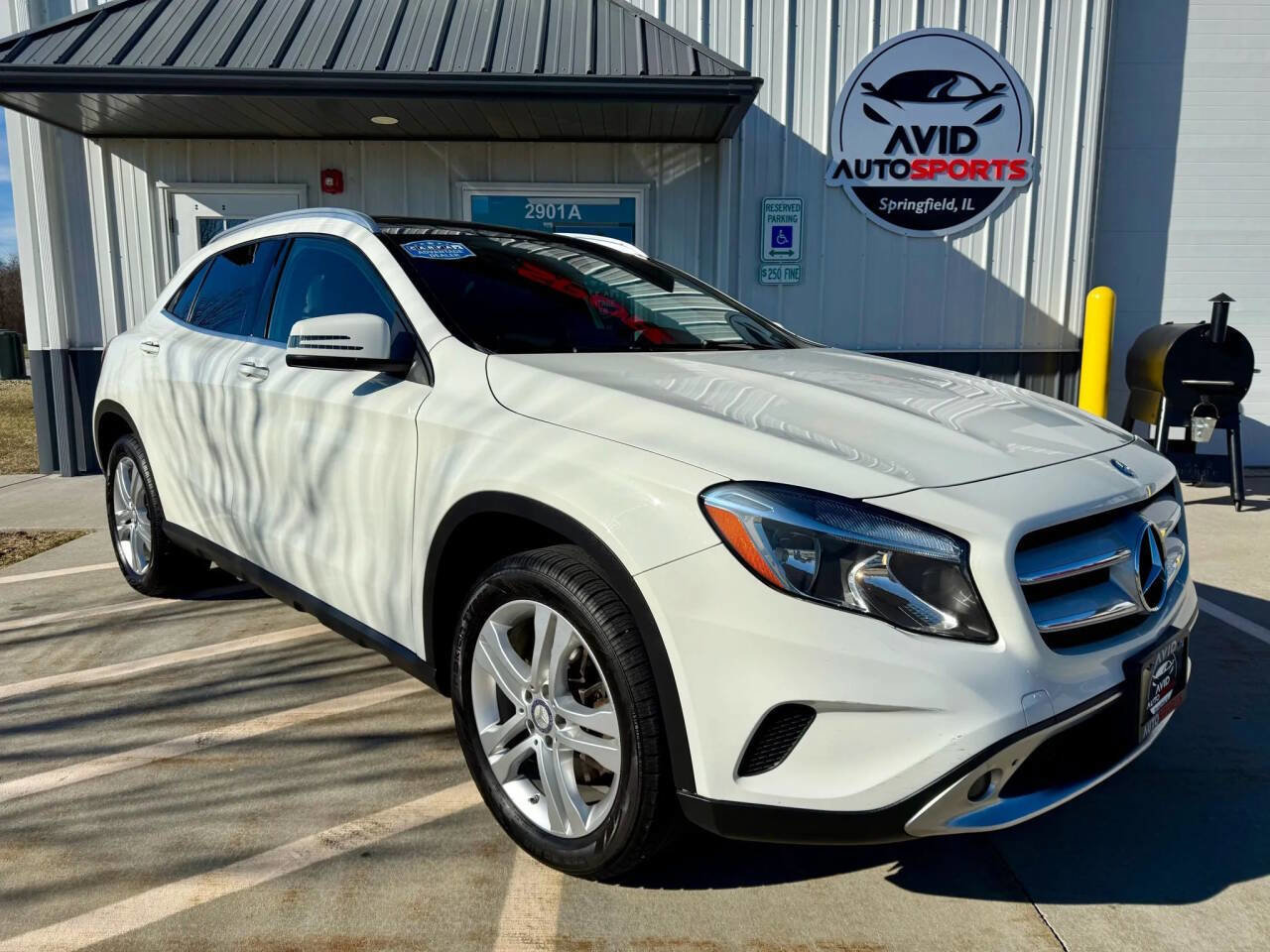Used 2017 Mercedes-Benz GLA 250 4MATIC w/ Premium Package image 2