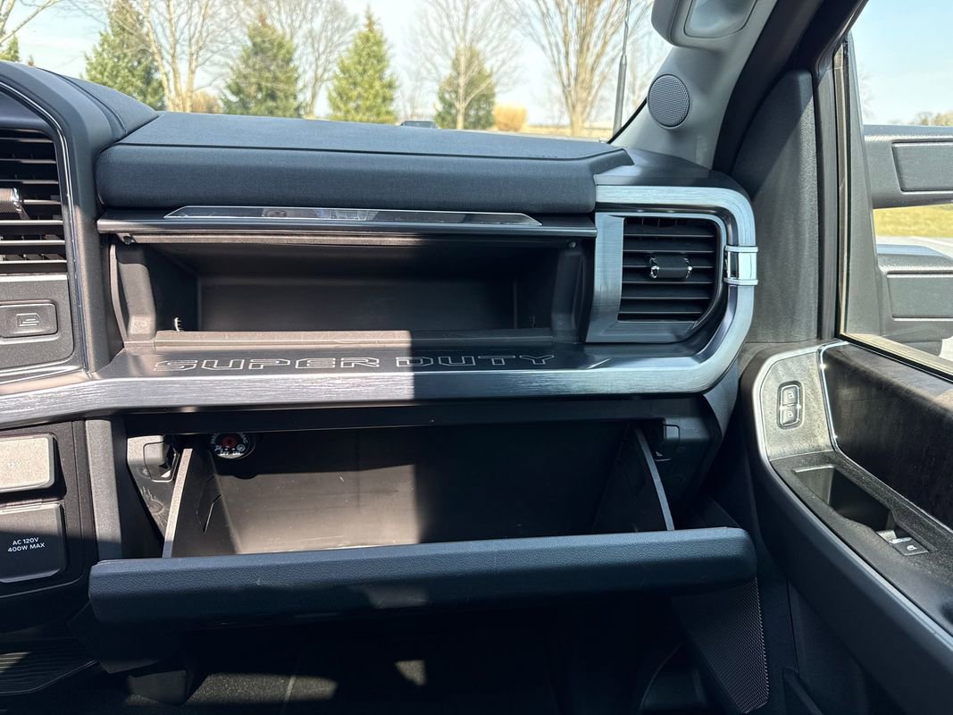 Used 2025 Ford F350 Lariat w/ Camper Package image 31