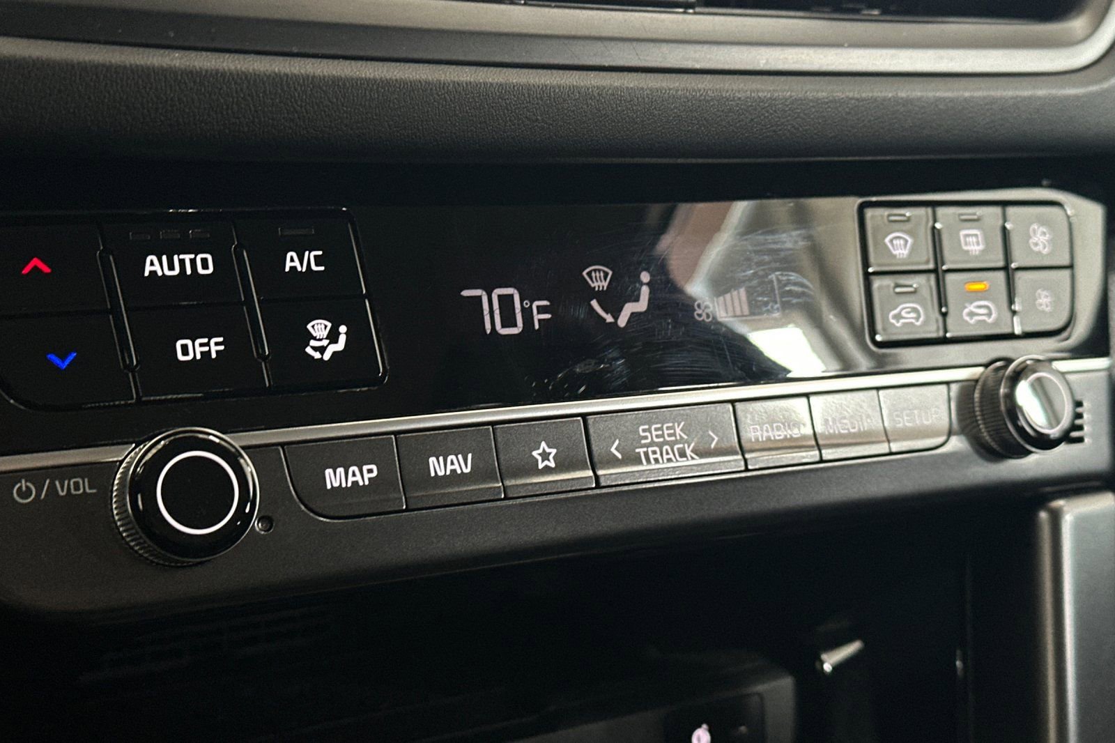 Used 2025 Kia Seltos SX image 23