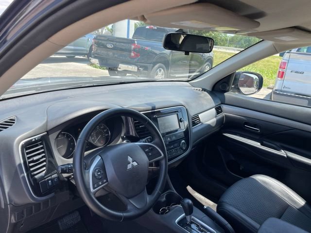 Used 2015 Mitsubishi Outlander SE FWD image 22