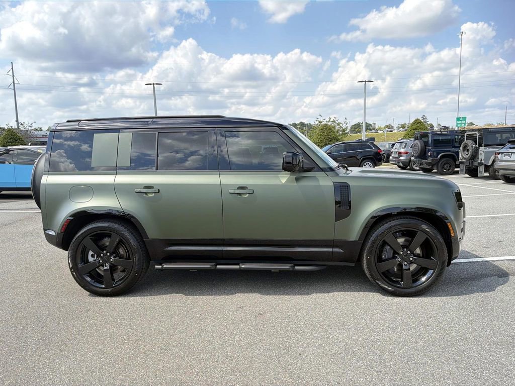New 2026 Land Rover Defender 110 X-Dynamic SE image 6