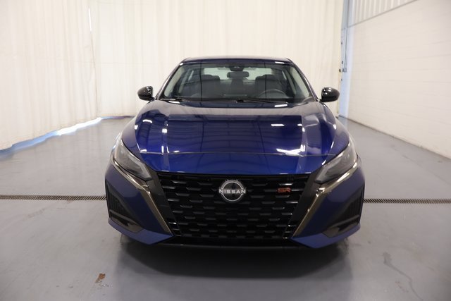 Used 2024 Nissan Altima 2.5 SR image 3