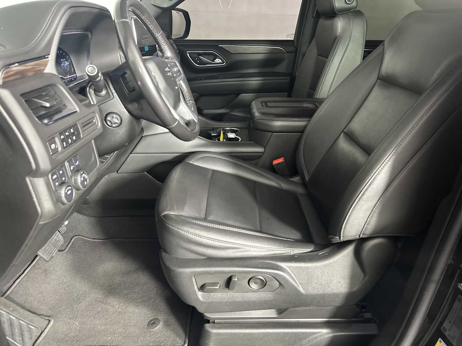 Used 2023 Chevrolet Tahoe Z71 w/ Luxury Package image 8