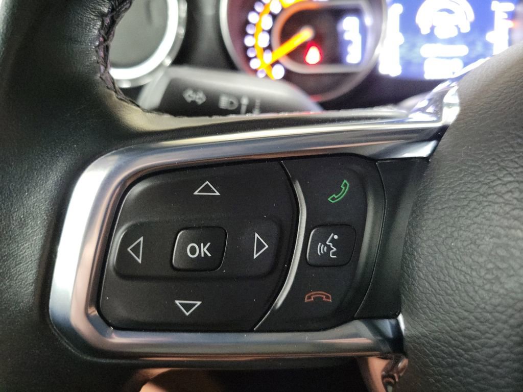 Used 2020 Jeep Wrangler Unlimited Sahara image 15