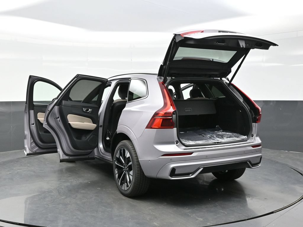 New 2026 Volvo XC60 T8 Plus w/ Climate Package PRO AWD/4WD image 41