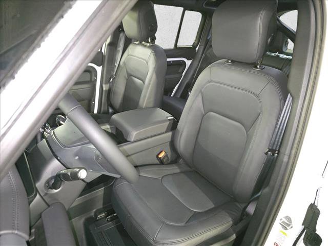 New 2026 Land Rover Defender 110 X-Dynamic SE image 13