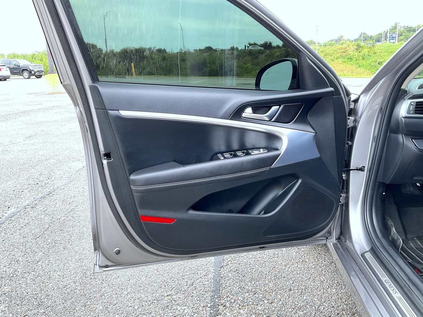 Used 2022 Genesis G70 2.0T AWD/4WD image 9