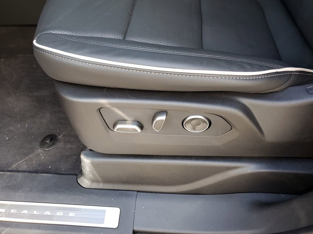 Used 2026 Cadillac Escalade Sport w/ LPO, ONYX Package image 21