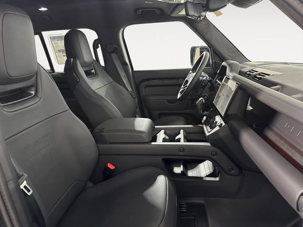 New 2026 Land Rover Defender 110 OCTA AWD/4WD image 15