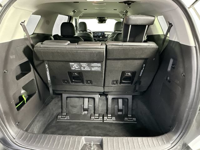Used 2025 Kia Carnival FWD image 25
