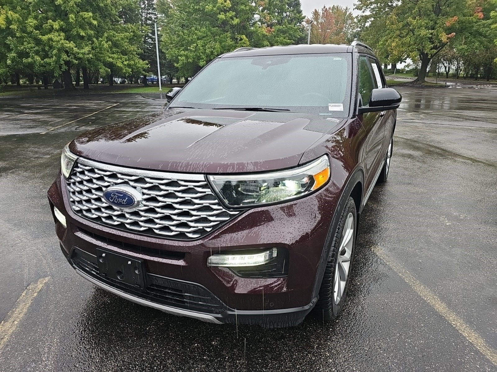 Used 2023 Ford Explorer Platinum w/ Technology Package AWD/4WD image 2