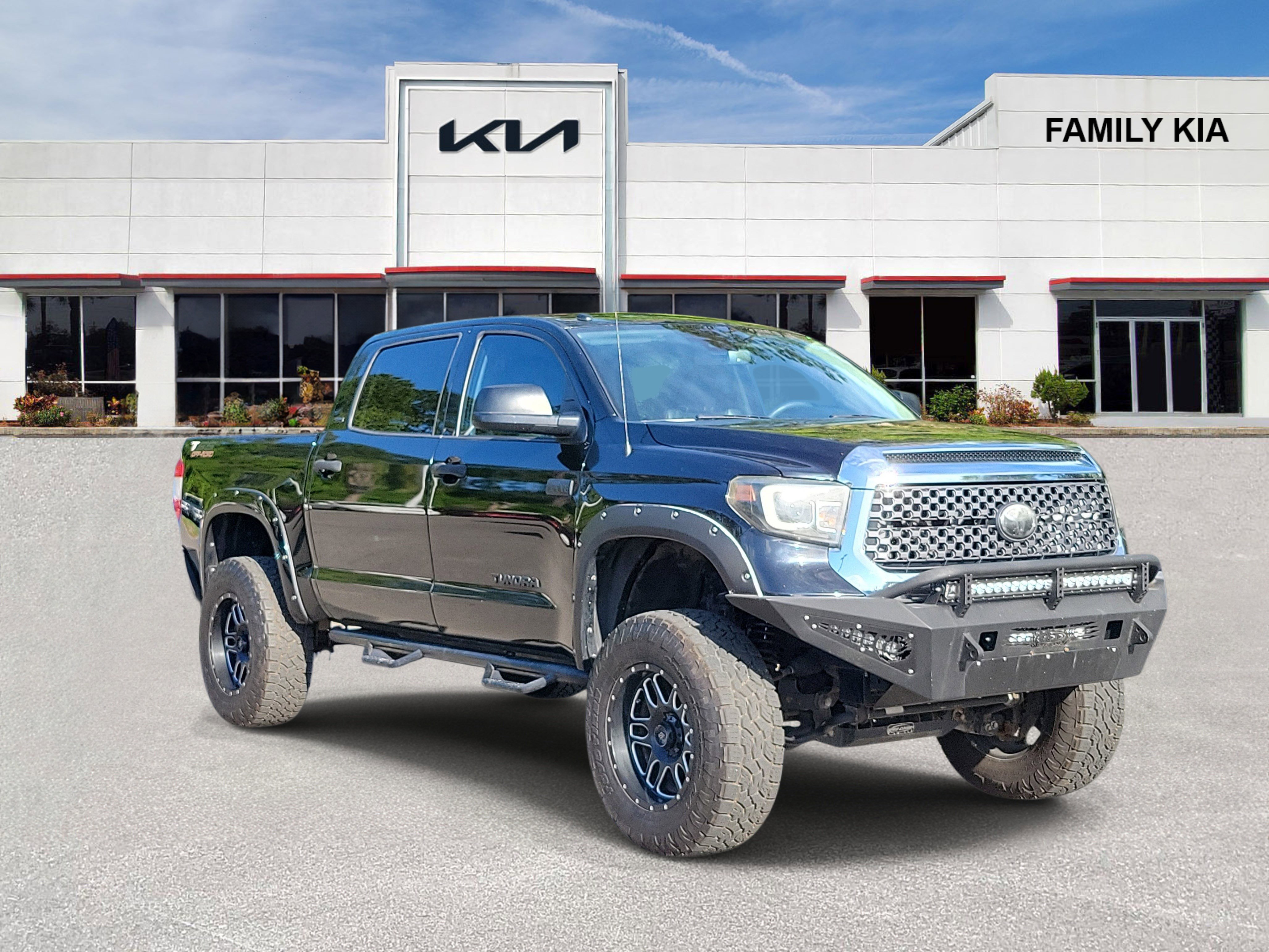 Used 2018 Toyota Tundra SR5 w/ SR5 Upgrade Package