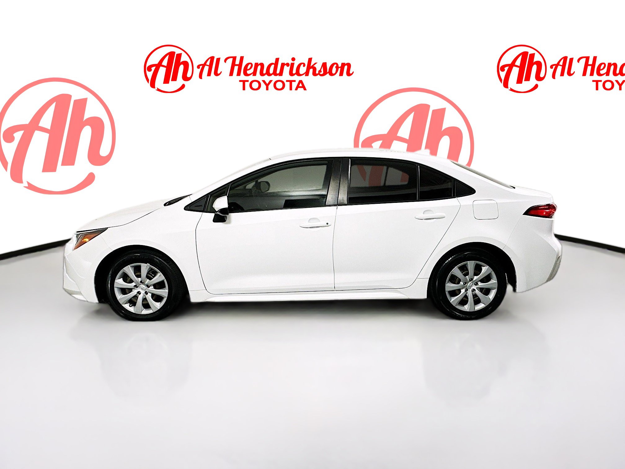 Used 2022 Toyota Corolla LE FWD image 6