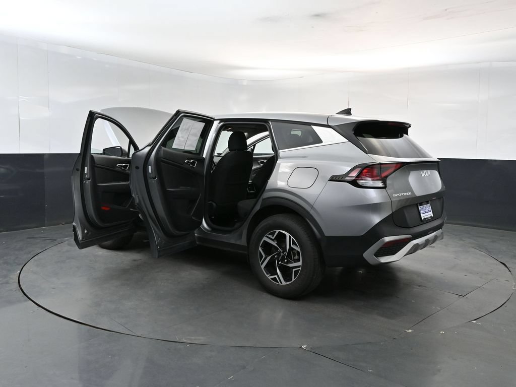 Used 2025 Kia Sportage LX AWD/4WD image 28