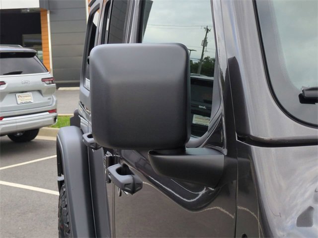 Used 2024 Jeep Wrangler Unlimited Rubicon w/ Technology Group image 12