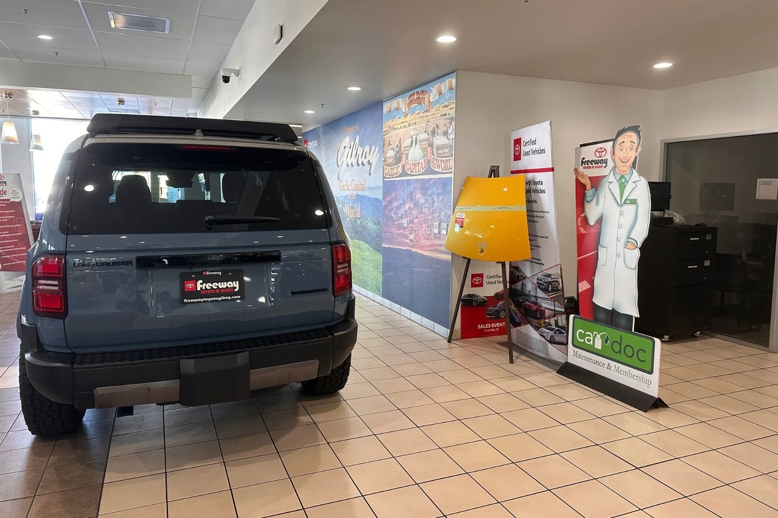 Used 2020 Toyota Corolla SE w/ SE Premium Package image 11