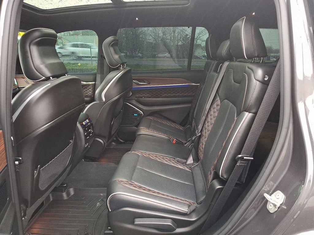 Used 2024 Jeep Grand Cherokee L Summit w/ Advanced Protech Group IV image 10