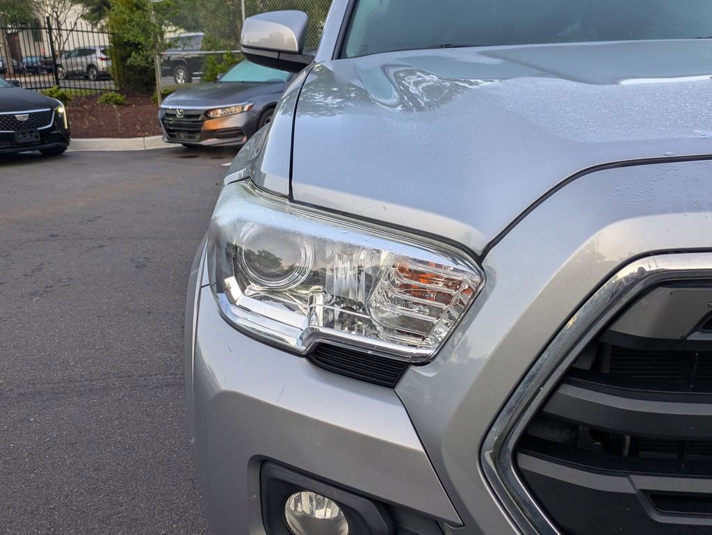Used 2019 Toyota Tacoma SR5 RWD image 10