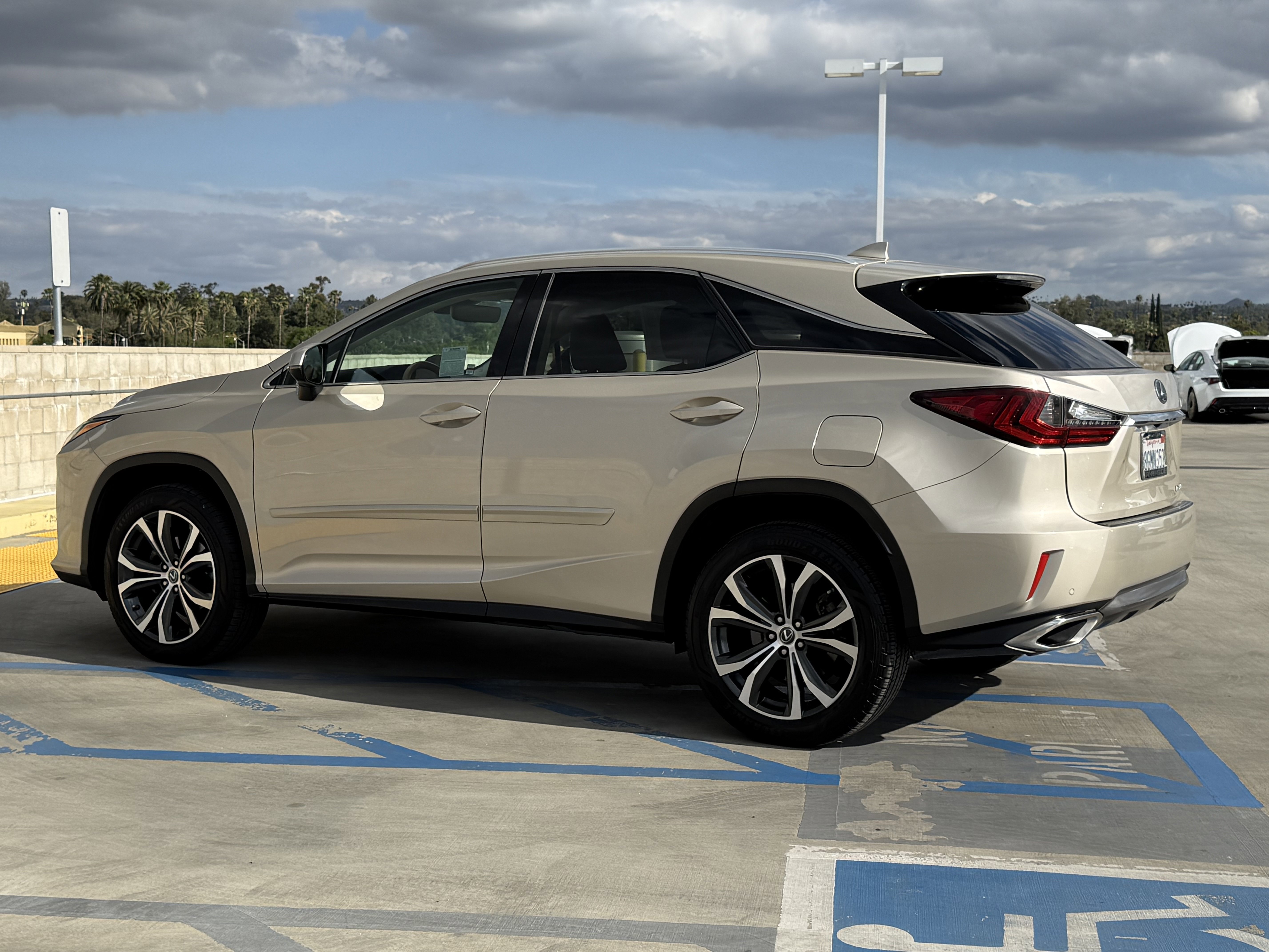 Used 2018 Lexus RX 350 FWD w/ Premium Package image 9