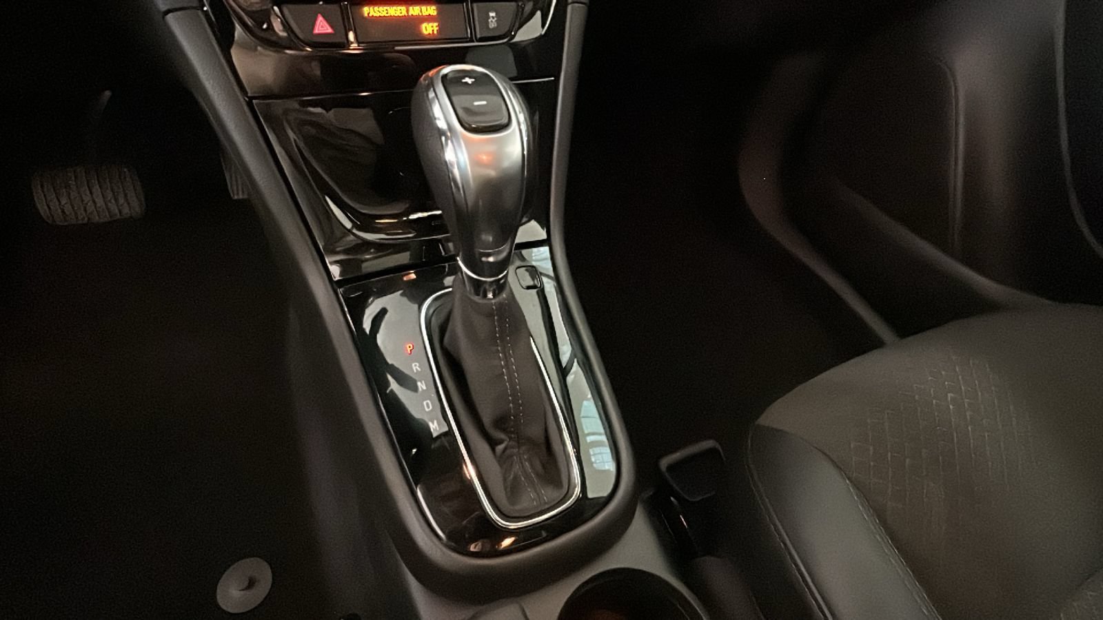 Used 2020 Buick Encore Preferred FWD image 25