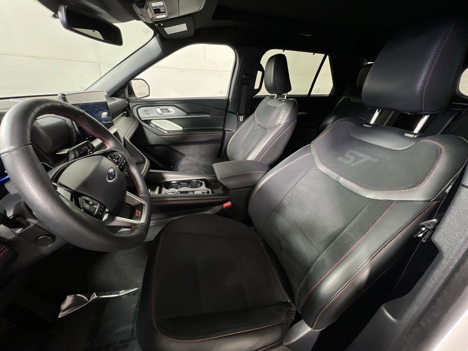 Used 2025 Ford Explorer ST image 13