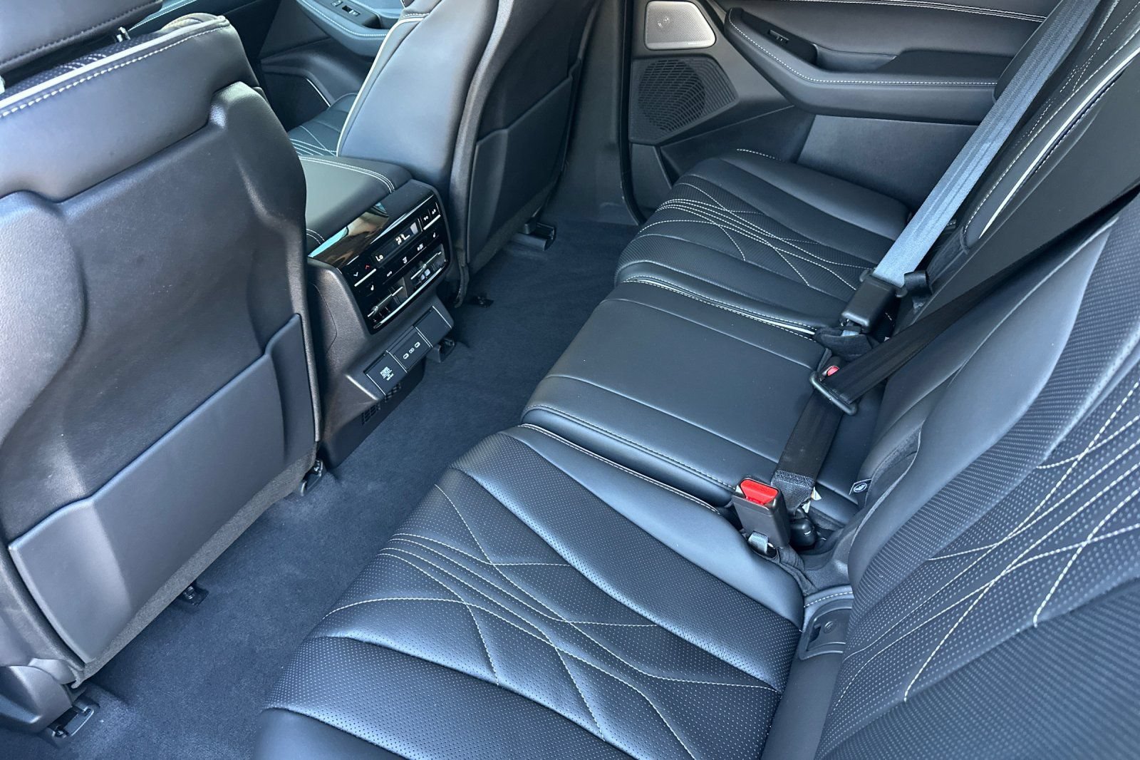 New 2026 Acura MDX w/ Advance Package AWD/4WD image 12