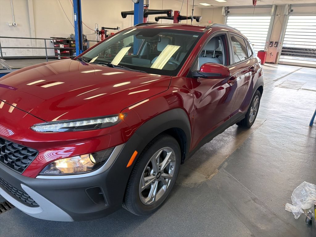 Used 2023 Hyundai Kona SEL w/ Cargo Package FWD image 2