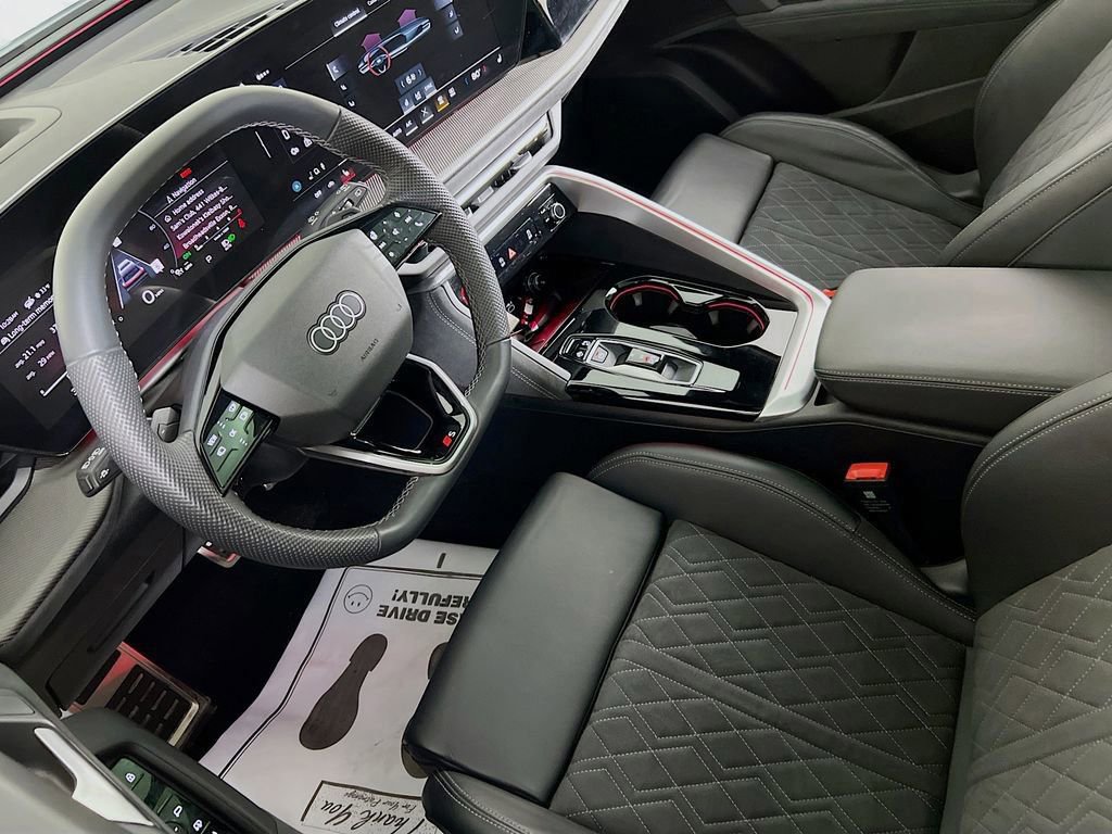 Used 2025 Audi SQ5 Premium Plus w/ Premium Plus Package image 22