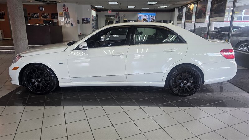 Used 2012 Mercedes-Benz E 350 4MATIC Sedan image 2