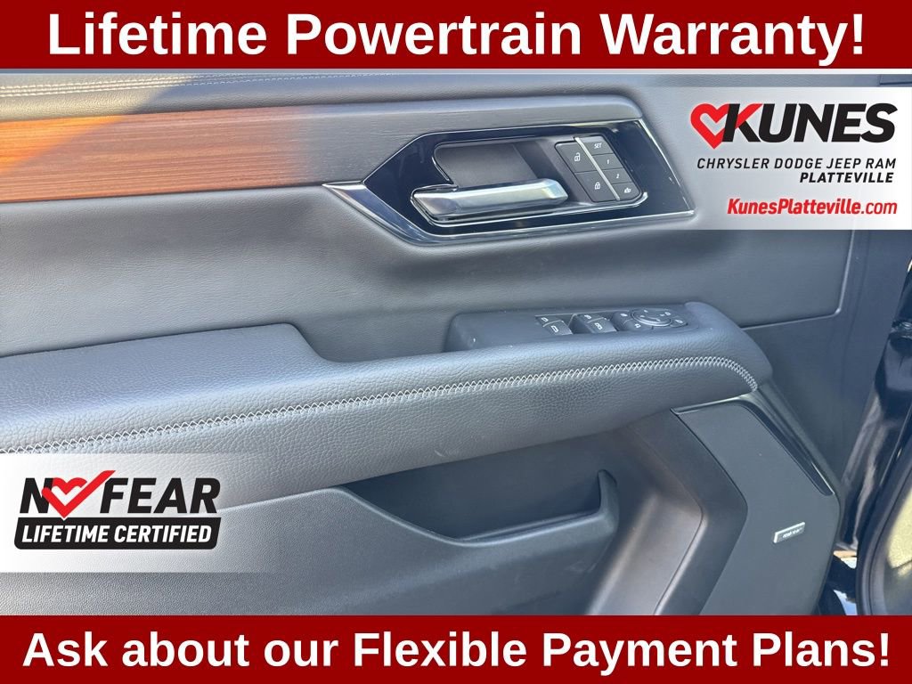 Used 2025 GMC Yukon XL Denali AWD/4WD image 19