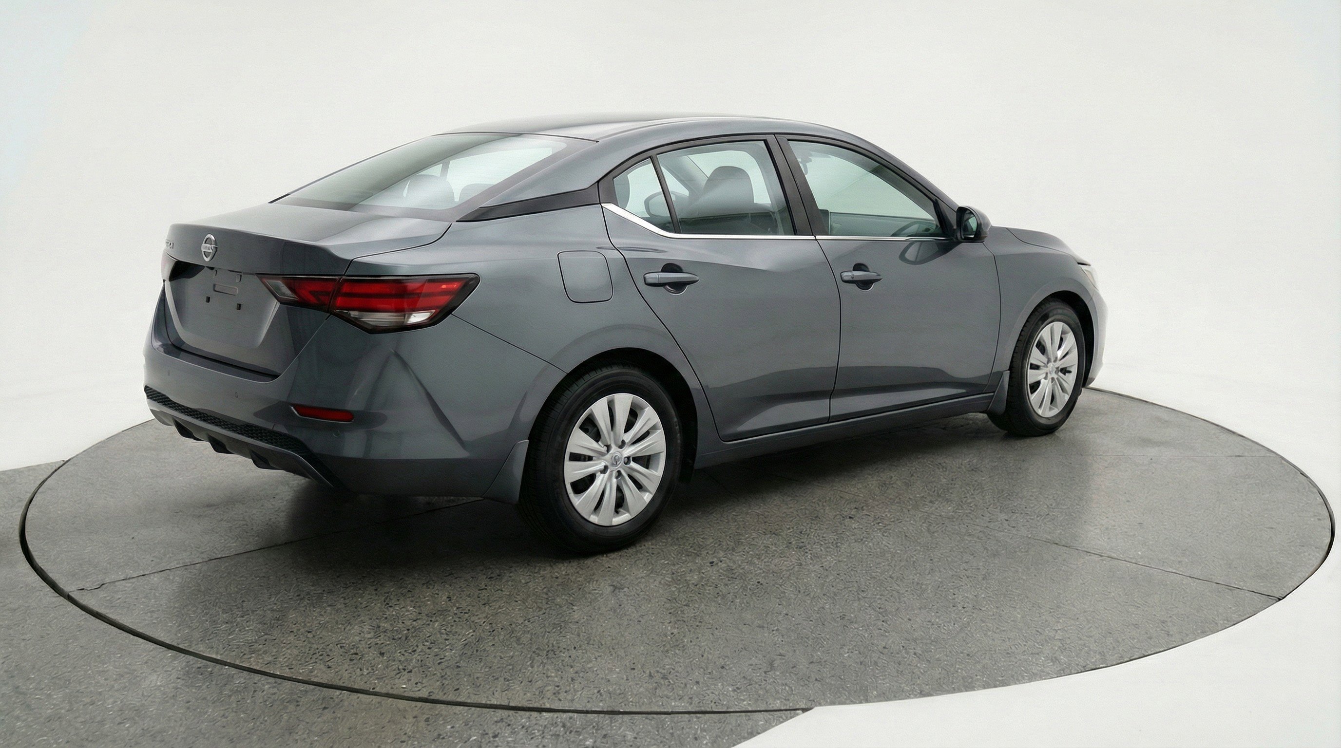 Used 2025 Nissan Sentra S image 9