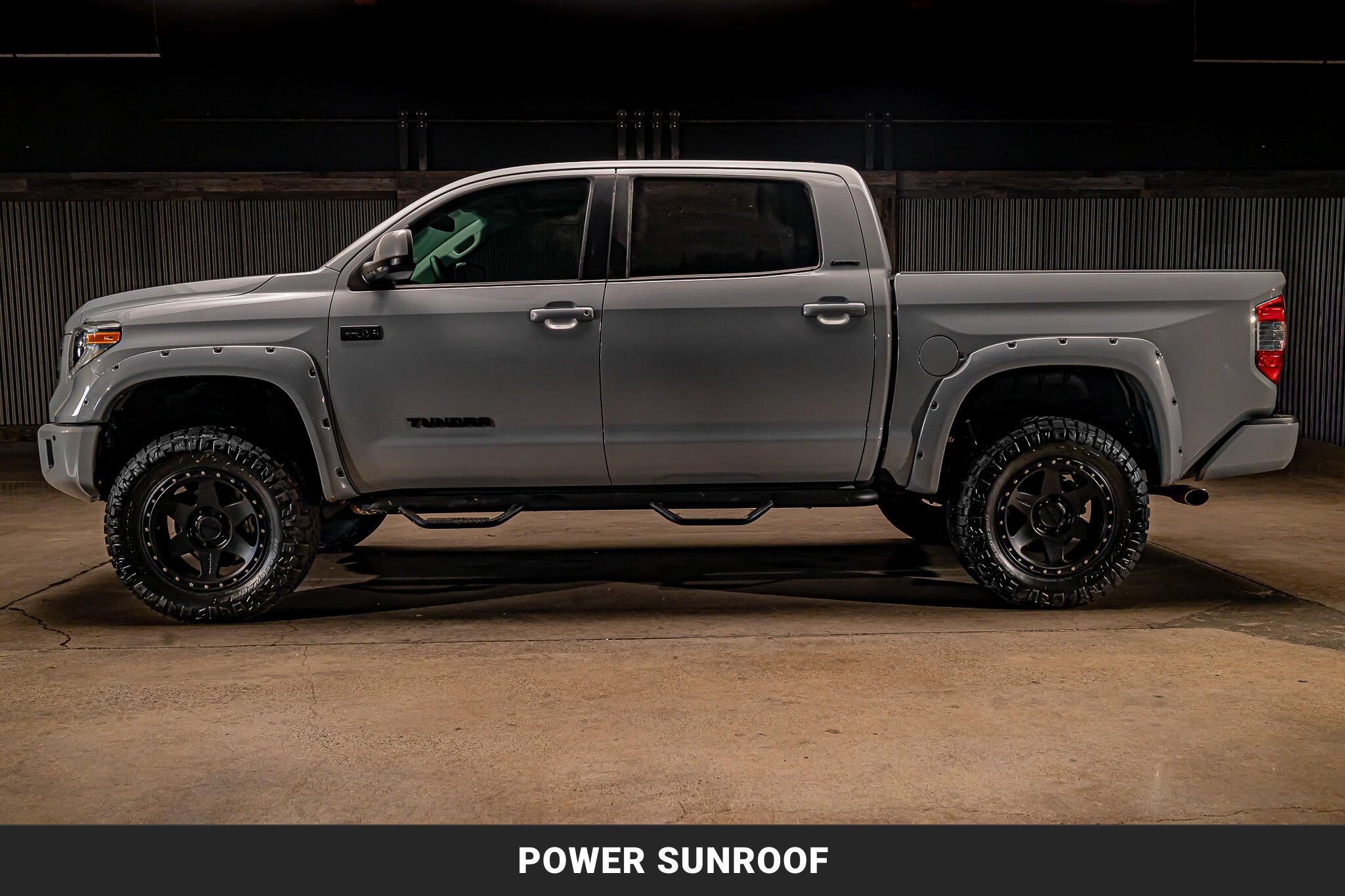 Used 2021 Toyota Tundra Limited w/ Limited Premium Package AWD/4WD image 5