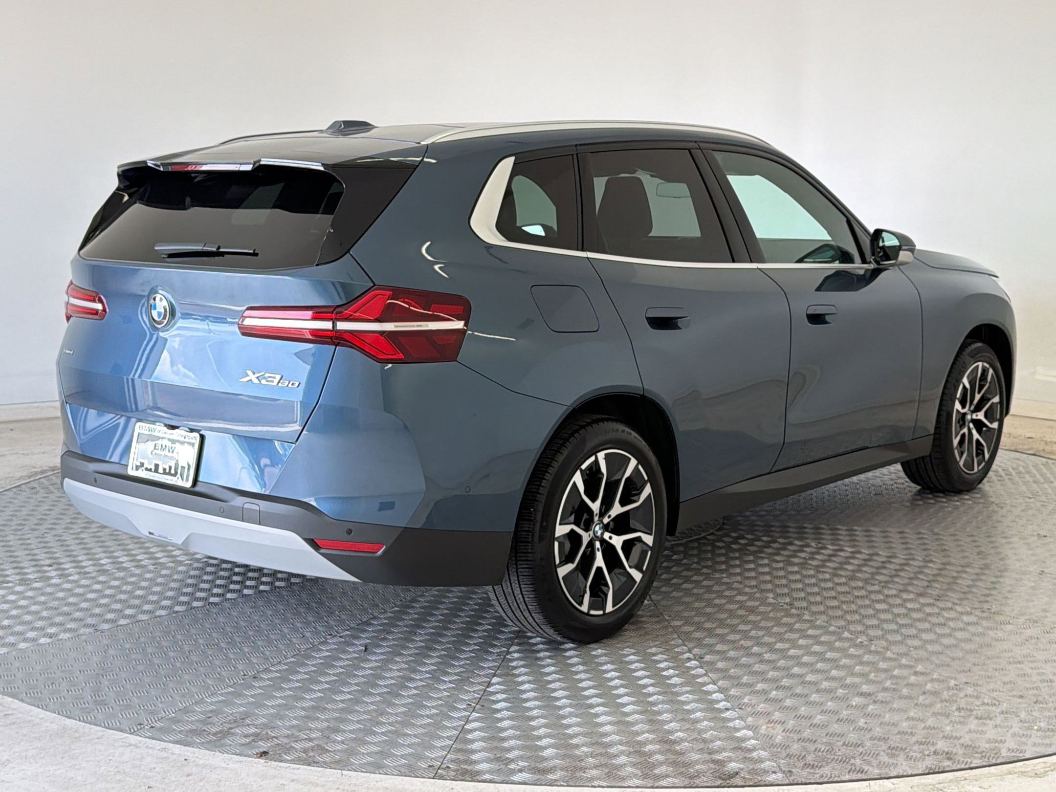 Used 2025 BMW X3 xDrive30i w/ Convenience Package image 9