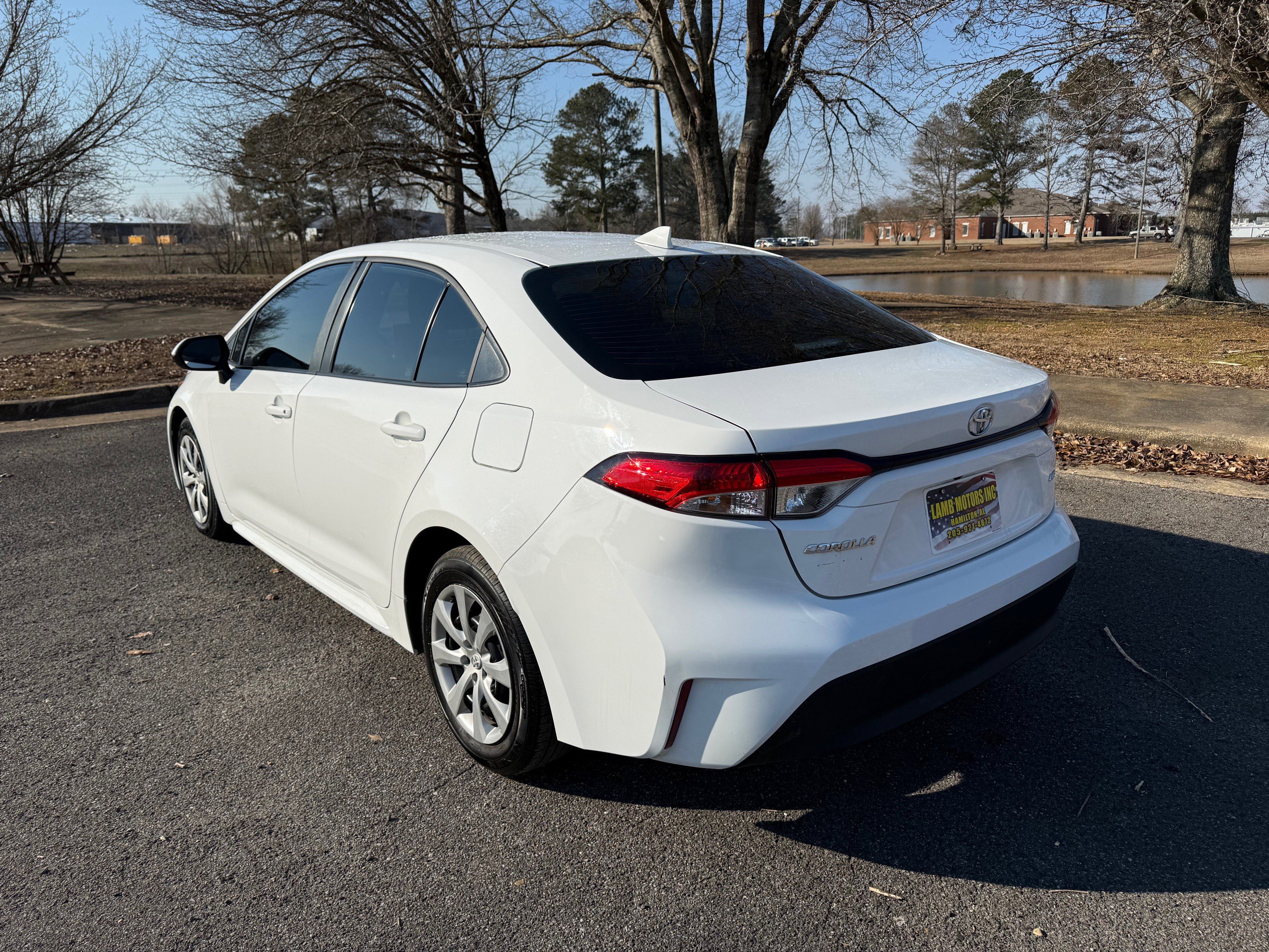 Used 2025 Toyota Corolla LE w/ Convenience Package FWD image 3