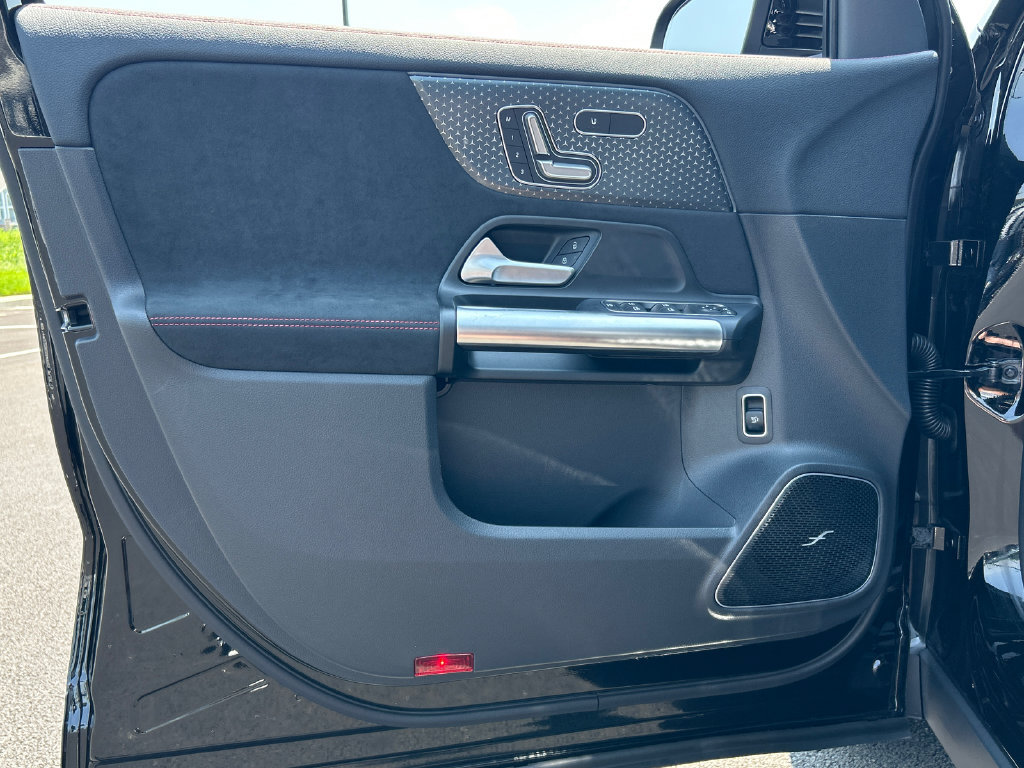 New 2026 Mercedes-Benz GLA 35 AMG 4MATIC image 10