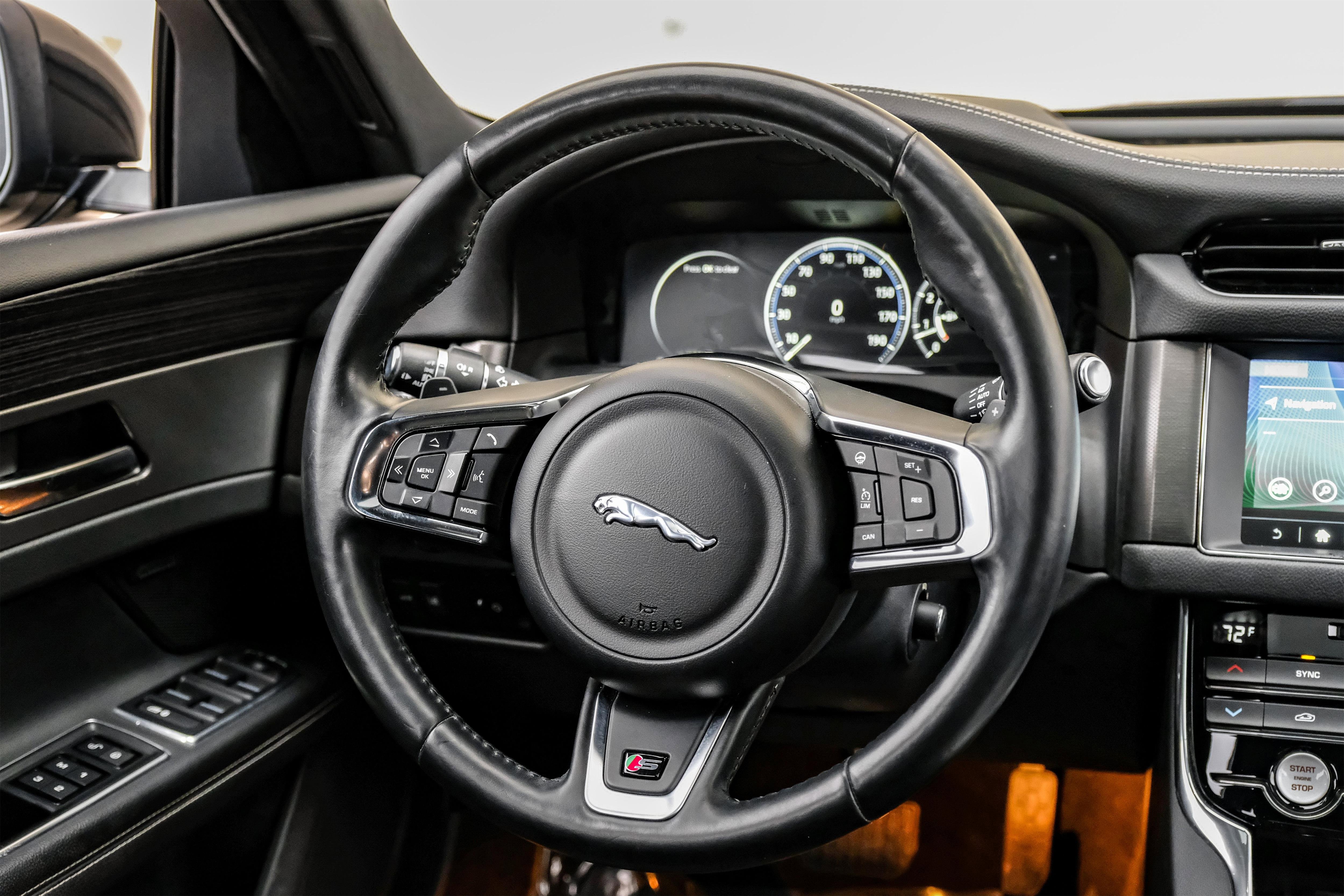 Used 2017 Jaguar XF S image 16