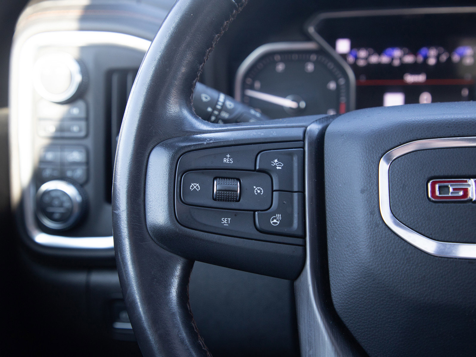 Used 2022 GMC Sierra 2500 AT4 w/ AT4 Premium Plus Package image 28