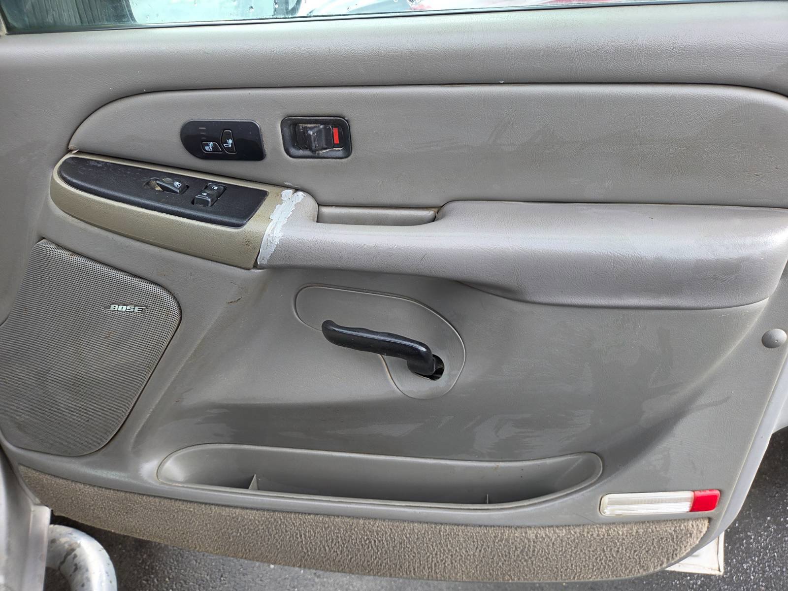 Used 2005 GMC Sierra 2500 SLT w/ Heavy-Duty Power Package image 12