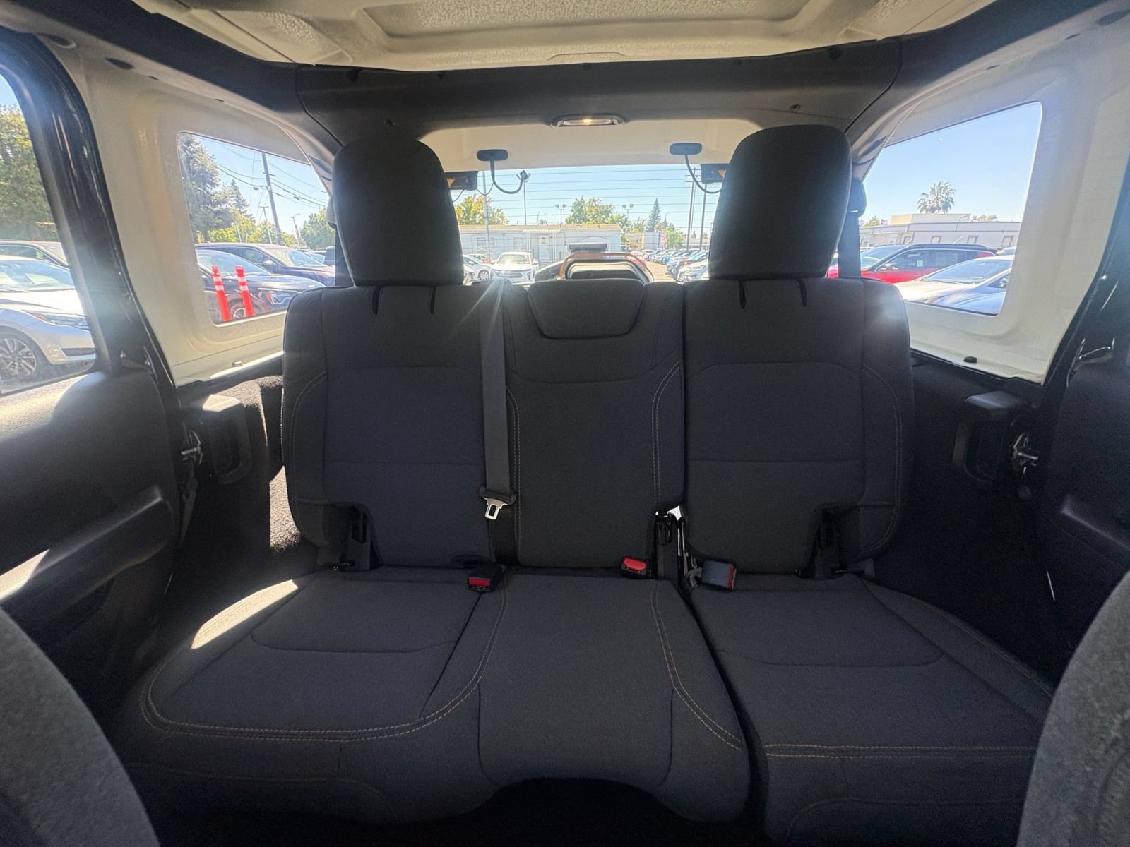 Used 2025 Jeep Wrangler Unlimited Sport AWD/4WD image 37