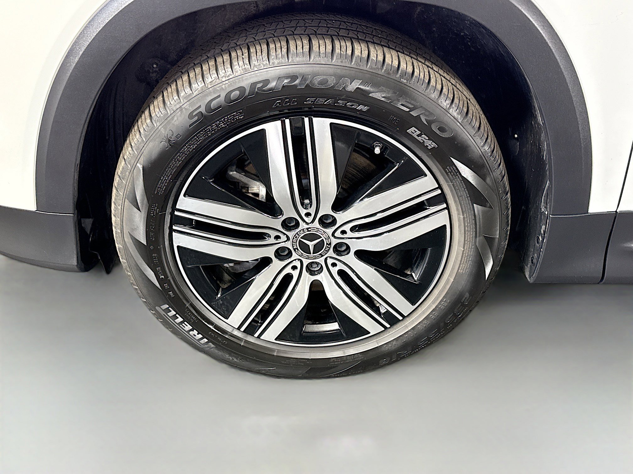 Used 2024 Mercedes-Benz EQB 300 4MATIC image 38