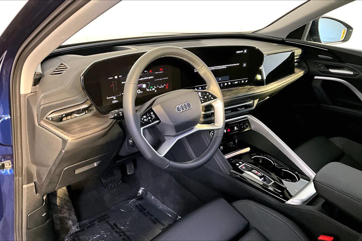 Used 2025 Audi Q5 Premium Plus w/ Premium Plus AWD/4WD image 18