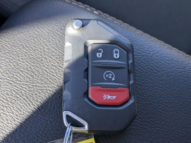 Used 2026 Jeep Wrangler Unlimited Sahara AWD/4WD image 26