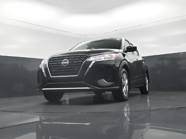 Certified 2025 Nissan Kicks Play S FWD image 32