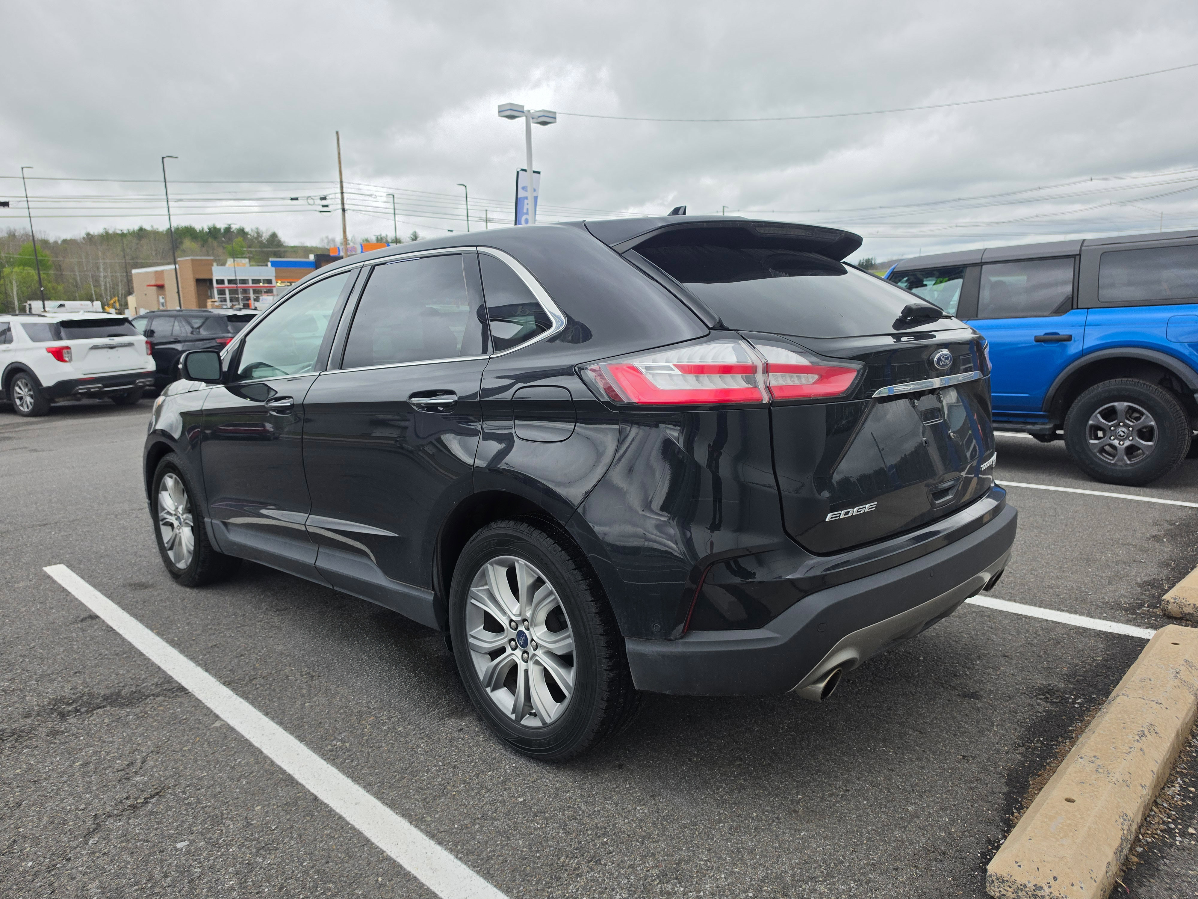 Used 2020 Ford Edge Titanium w/ Equipment Group 301A AWD/4WD image 5