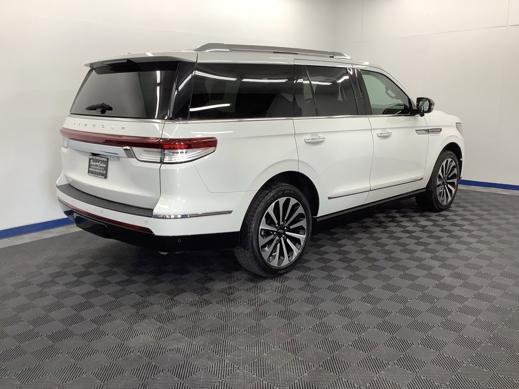 Used 2022 Lincoln Navigator Reserve image 25